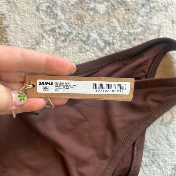 SKIMS Chocolate Bikini Bottom - Picture 2 of 3